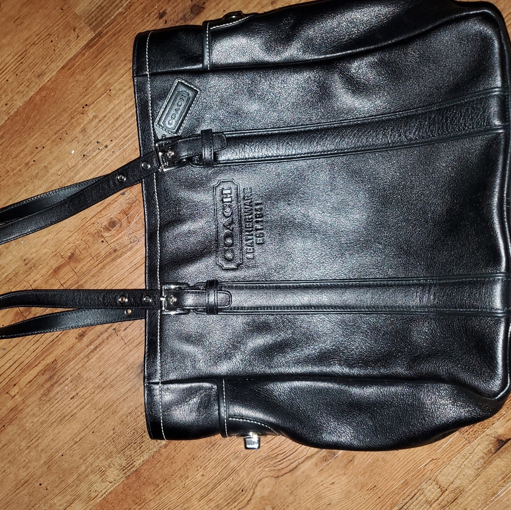 Black Coach purse Leatherware